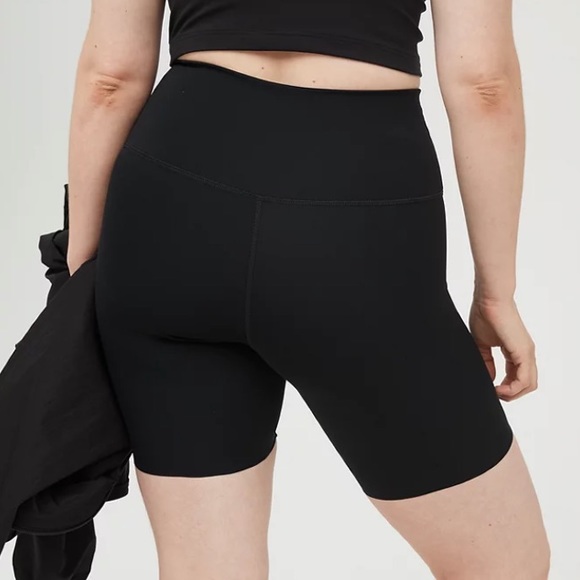 OFFLINE By Aerie Goals 7" Bike Short - Picture 2 of 8
